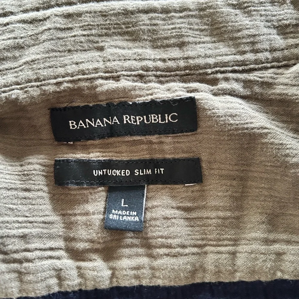 Banana Republic olive green untucked slim fit cotton lined casual button down